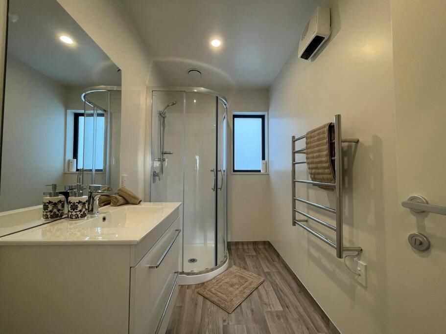 Cbd Luxury Parkside Living 2 Bedroom With Parking Крайстчерч Екстер'єр фото